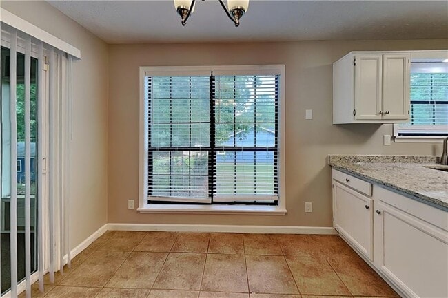 Building Photo - 5580 Dorsett Shoals Ln