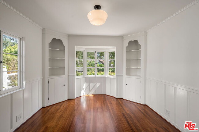 Building Photo - 630 23rd St