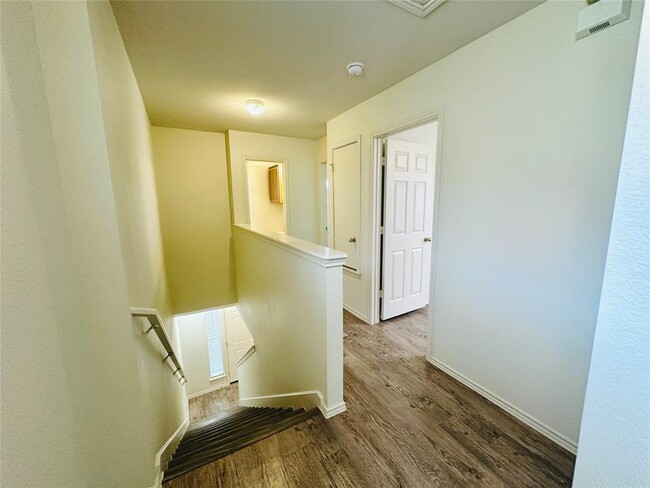 Building Photo - 804 Palo Duro Dr