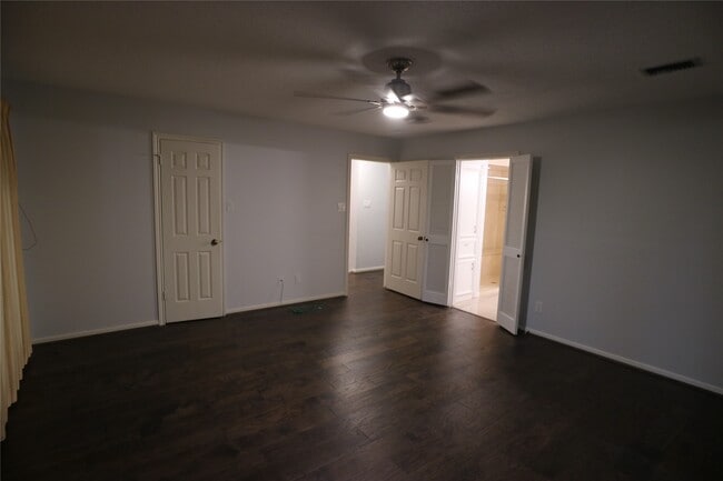 Building Photo - 9939 Kemp Forest Dr