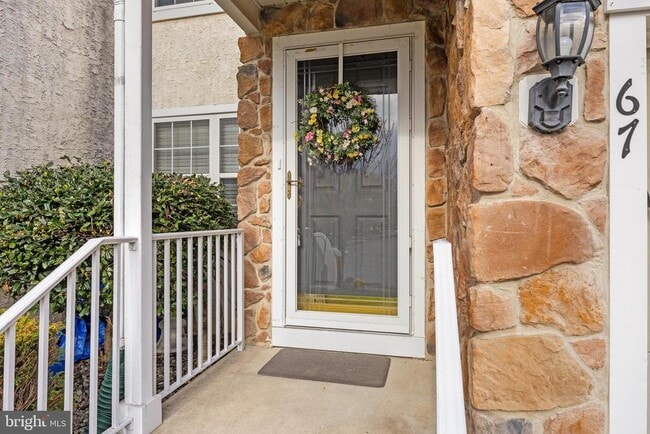 Primary Photo - 67 Hearthstone Ln