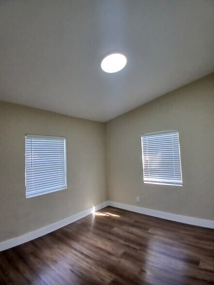 Building Photo - 18020 NW 5th Ave