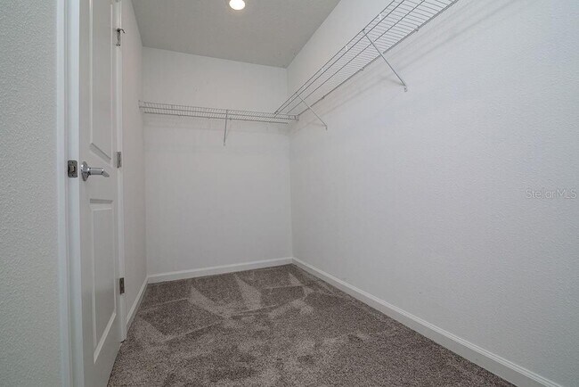Building Photo - 2821 Armstrong Ave