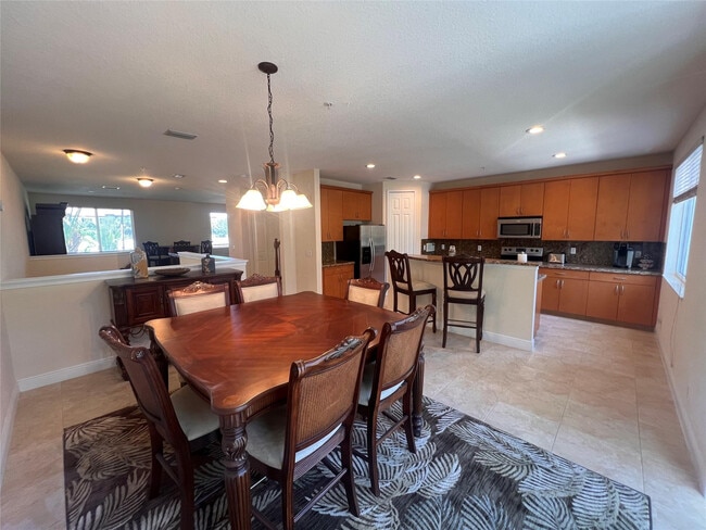 Building Photo - 3014 Waterside Cir