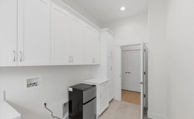 Building Photo - Spacious Custom Built Home in NW Corvallis