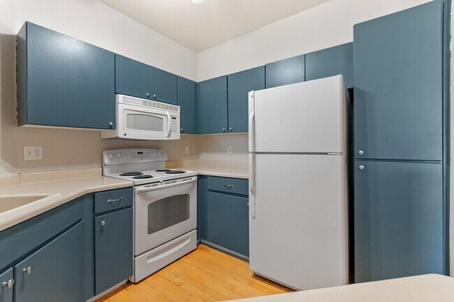 Building Photo - Cozy 3 Bed Littleton Condo