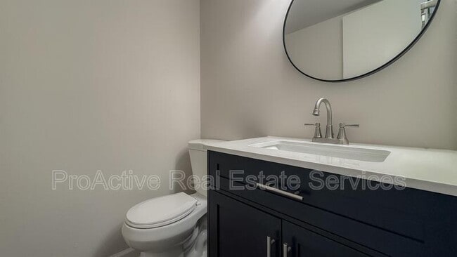 Building Photo - 1373 E Tanners Creek Dr