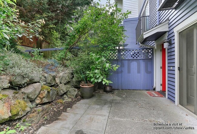 Building Photo - 4108 37th Ave S