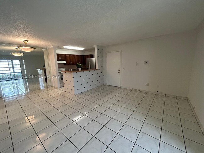 Building Photo - 9729 Hammocks Blvd