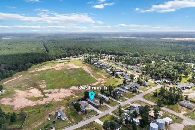 Building Photo - 16543 Tremont Dr