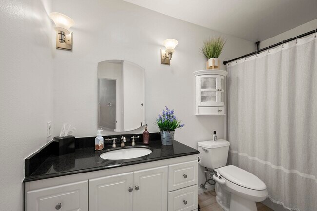 Building Photo - 5765 Bounty St