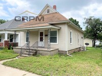 Building Photo - Spacious 2 bedroom with garage