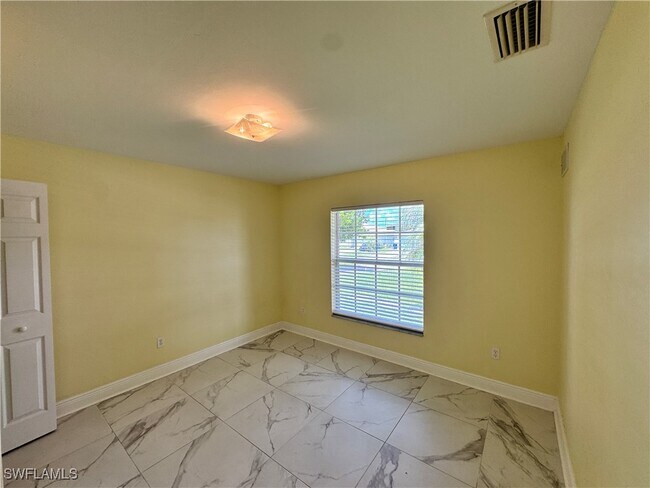Building Photo - 4525 26th St SW