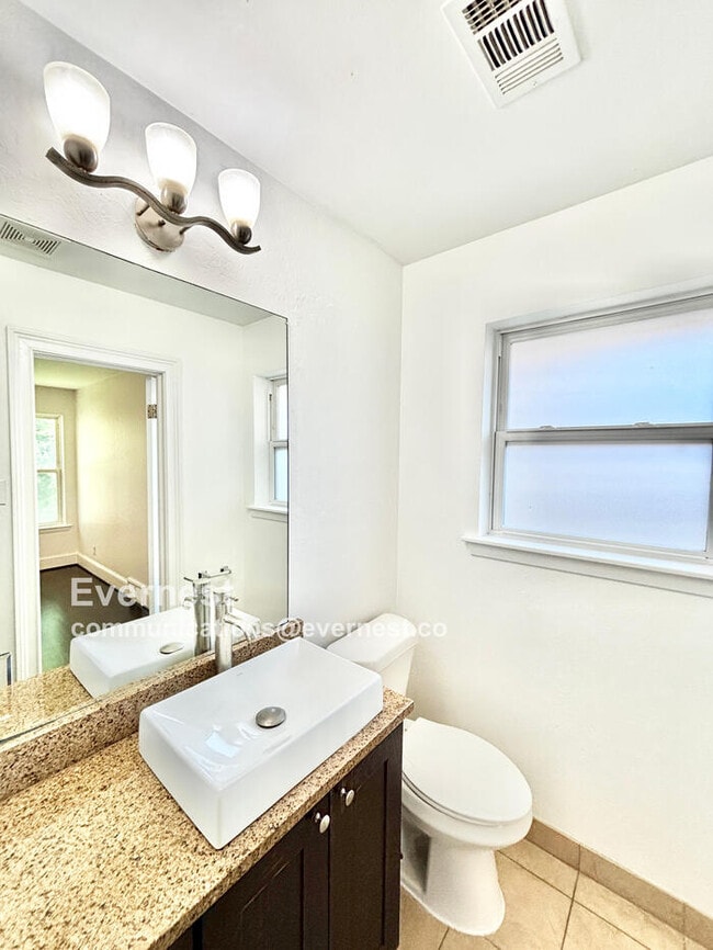 Building Photo - 6226 Saratoga Cir