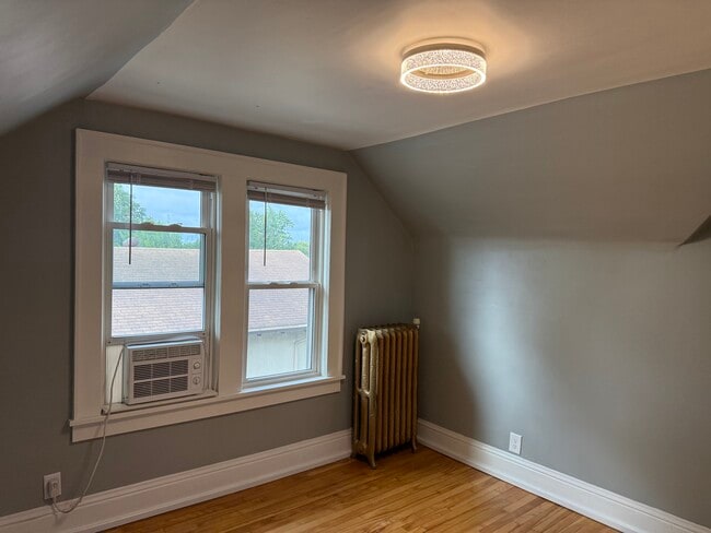 Building Photo - 780 Curfew St