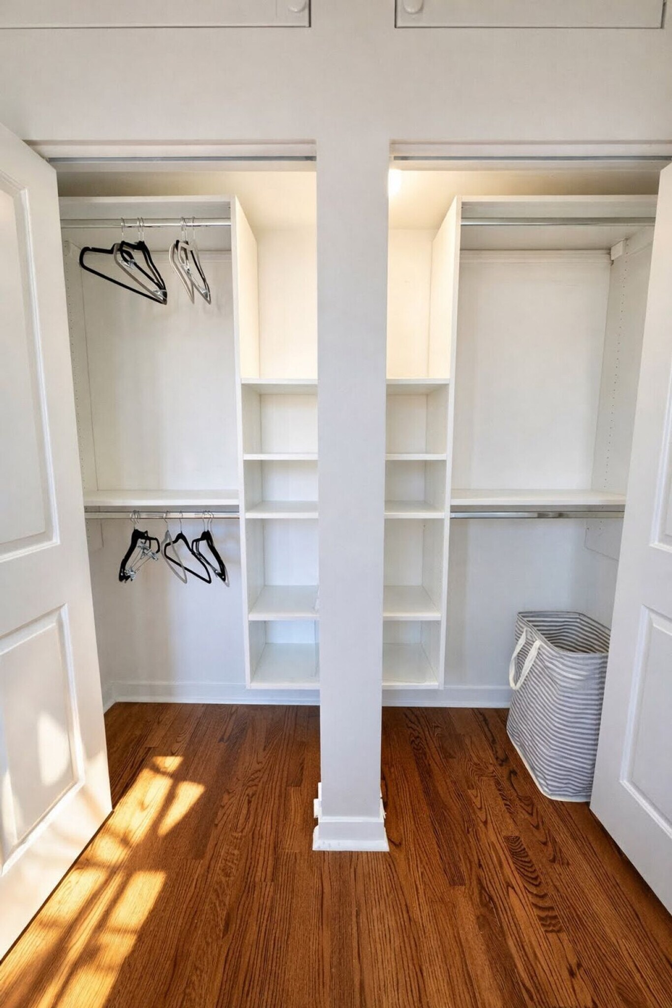 Building Photo - 736 N Throop St