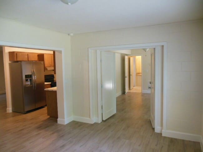 Building Photo - 404 Oakhurst St