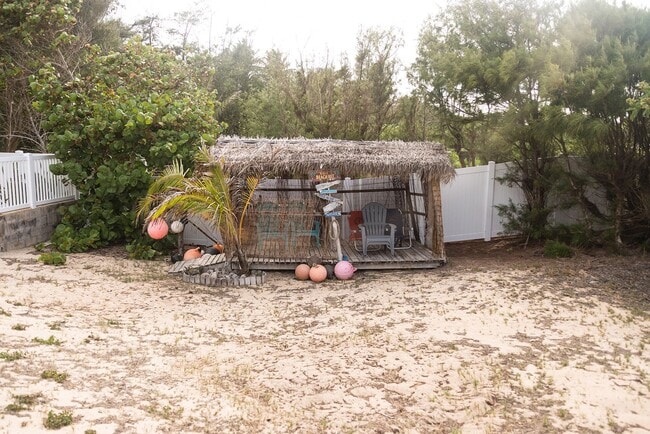 Building Photo - Oceanfront Malaekahana 3 bed / 2 bath Reno...