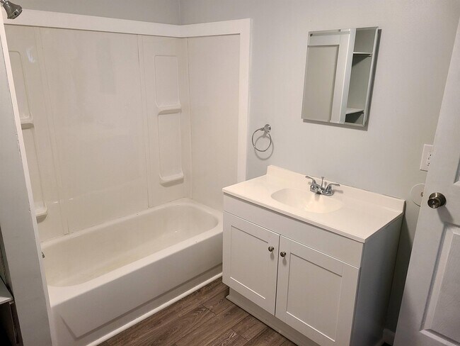 Building Photo - 411 1st St