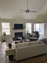 Building Photo - 324 River Forest Rd