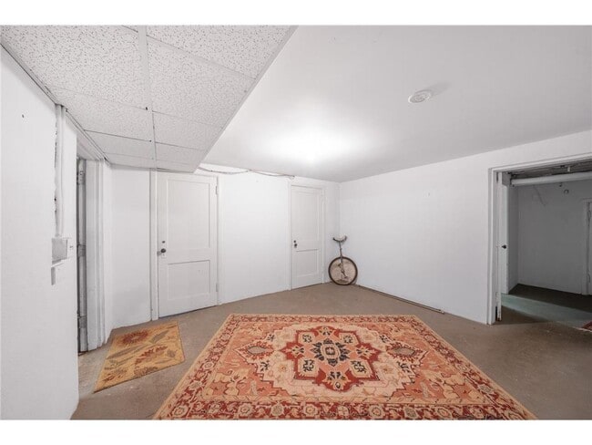 Building Photo - 1721 Humboldt Ave S