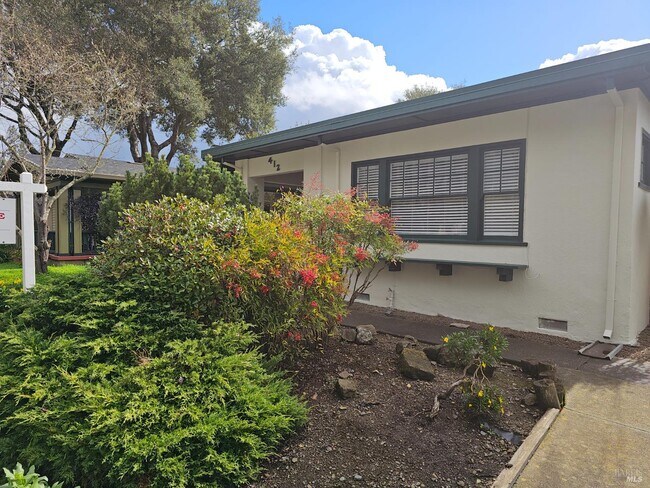 Building Photo - 412 Lincoln St