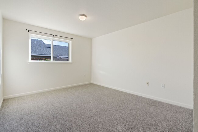 Building Photo - Hillsboro Ground Floor Condo - 2 bed, 2 ba...