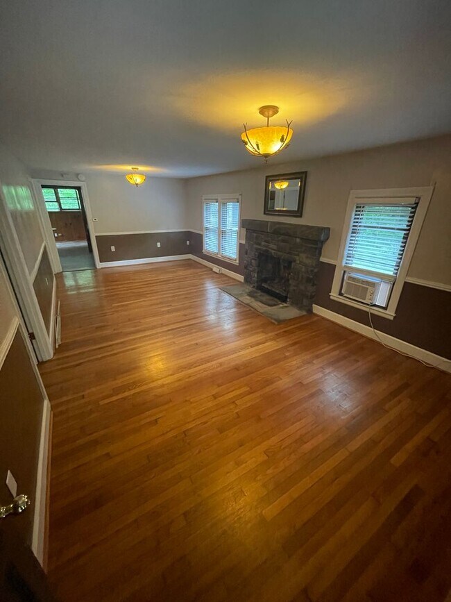 Building Photo - 296 Middle Fork Rd