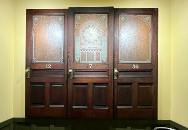 Building Photo - Belltown Loft Condo