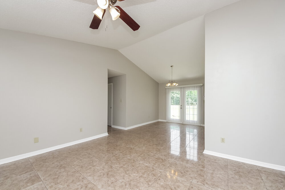 Building Photo - 208 Red Maple Dr