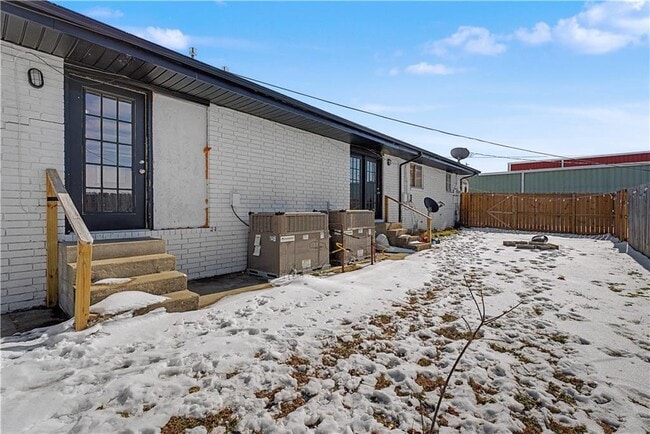 Building Photo - 348 N 14th St