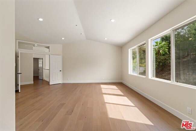 Building Photo - 18500 St Moritz Dr