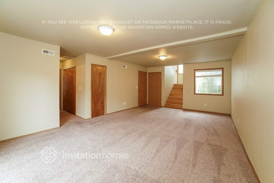 Building Photo - 4716 35th Ave NE