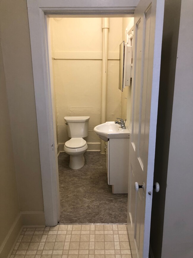 Separate toilet room - 310 E 4th St