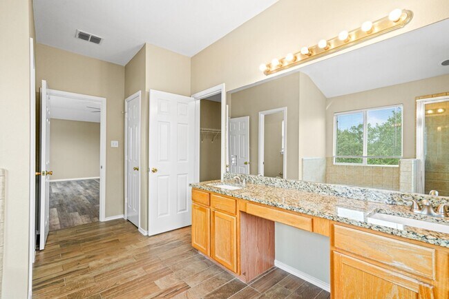 Building Photo - 137 Red Hawk Ridge