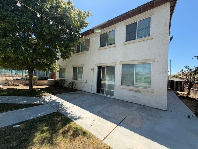 Building Photo - 16060 Edgewater Ln