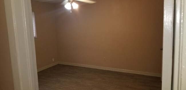 Building Photo - 4013 Amoor Ave