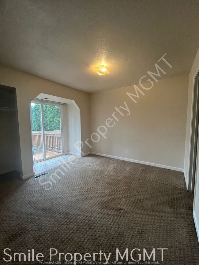 Building Photo - single house