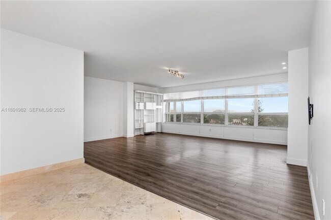 Building Photo - 4925 Collins Ave