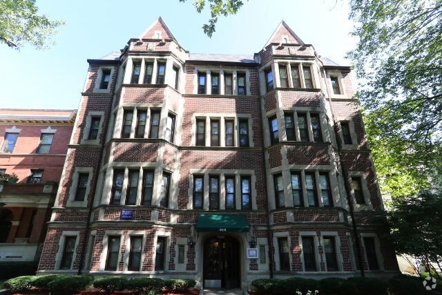 Building Photo - 4634 N Paulina St