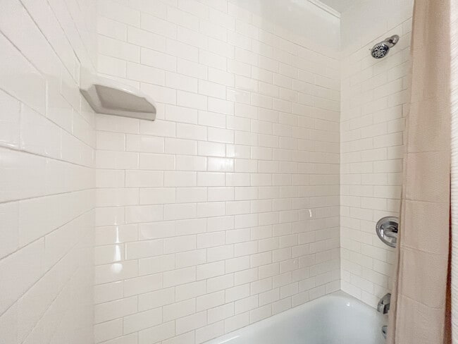 Building Photo - 1175 Iowa St