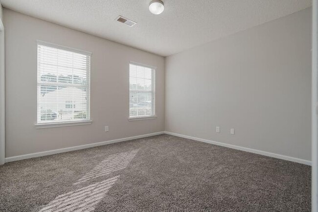 Building Photo - 402 Wincrest Ln