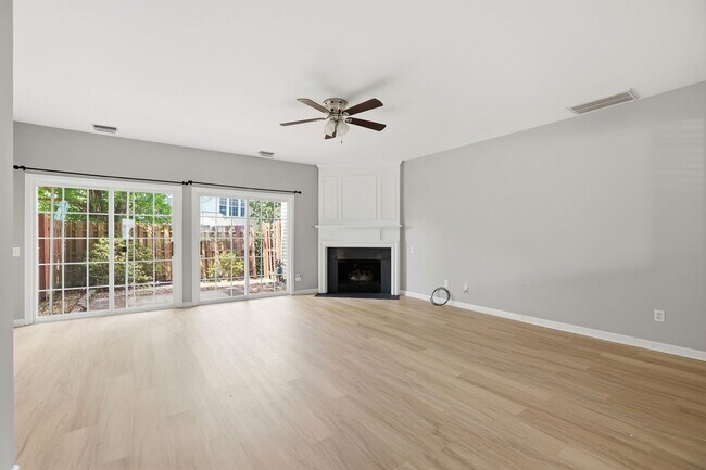 Building Photo - 3221 Mannington Dr