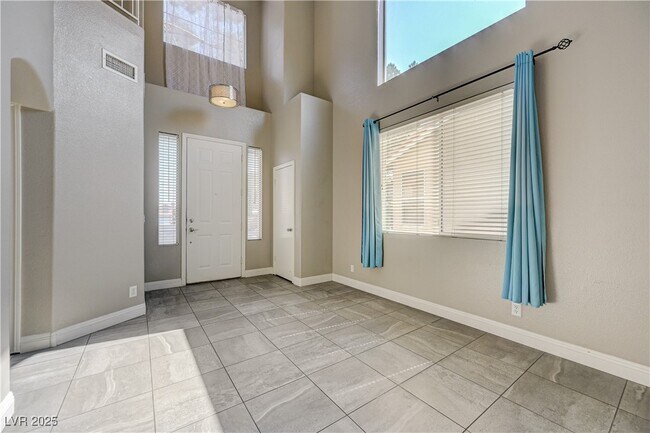 Building Photo - 971 Whispering Grove Ave