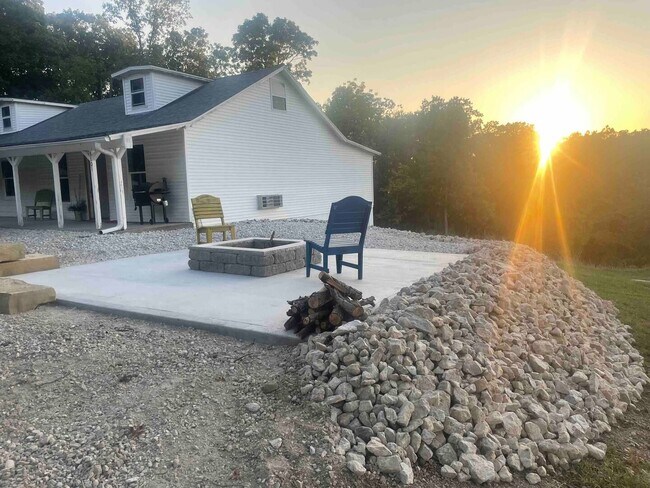 Building Photo - 3101 Bagnell Dam Blvd