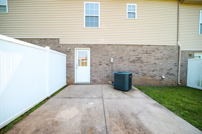 Building Photo - 106 Sango Place Villas Dr