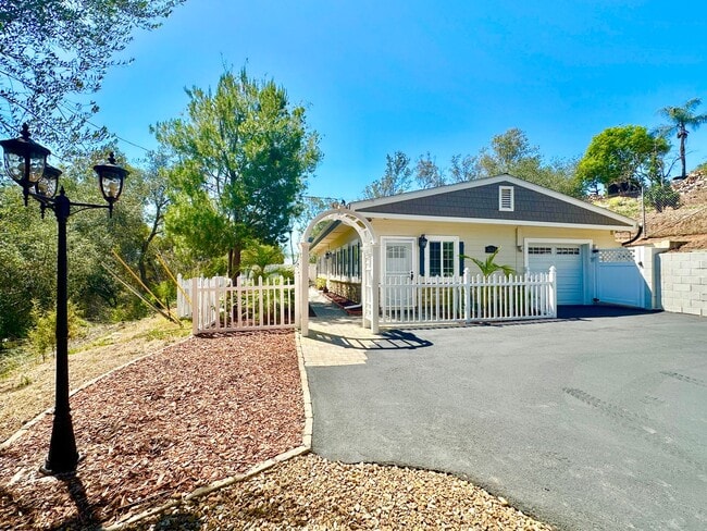 Building Photo - Stunning Top to Bottom, Inside & Out Remodel Job on this Rental Home, Minutes to Fallbrook or Bon...