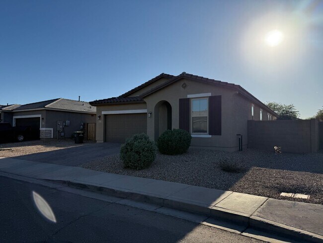 Building Photo - 1673 N St Francis Pl