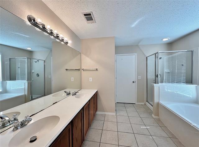 Building Photo - 1516 Shady Shores Dr