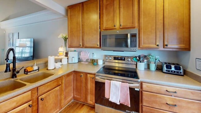 Building Photo - 9316 Shingle Oak Dr